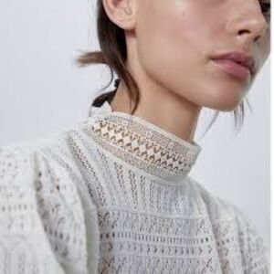 Zara Ecru Lace Crochet Crop Top